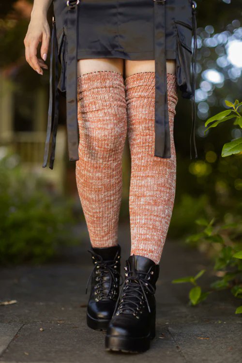 SockDreams's tweet photo. Keep it cozy.

US shoe size: 7-10 women's, 5-8 men's
Stretch, around leg: 24 inches at cuff, 20 inches mid-sock
Length, heel to top: 28 inches, unstretched
https://t.co/V1MA5qu8ZZ
#fallfashion #marled #cozyfashion https://t.co/345CWVenb3