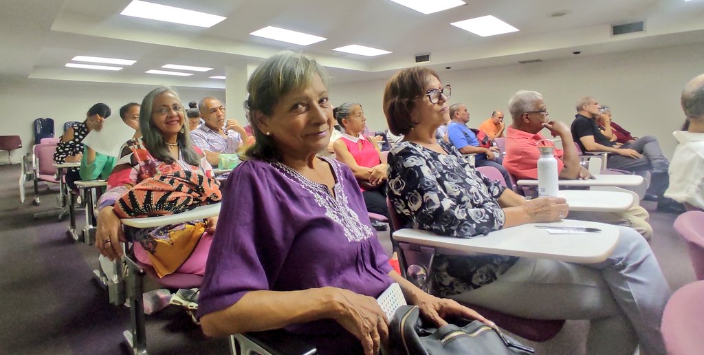 #AHORA Está en desarrollo el foro jurídico internacional organizado por el <a href="/IAEBM/">Instituto de Altos Estudios Bolívar-Marx</a> para analizar la sentencia N° 1160 del Tribunal Supremo de Justicia que materializa el robo de la personalidad jurídica del Partido Comunista de Venezuela. 

📺 Sigue la transmisión aquí