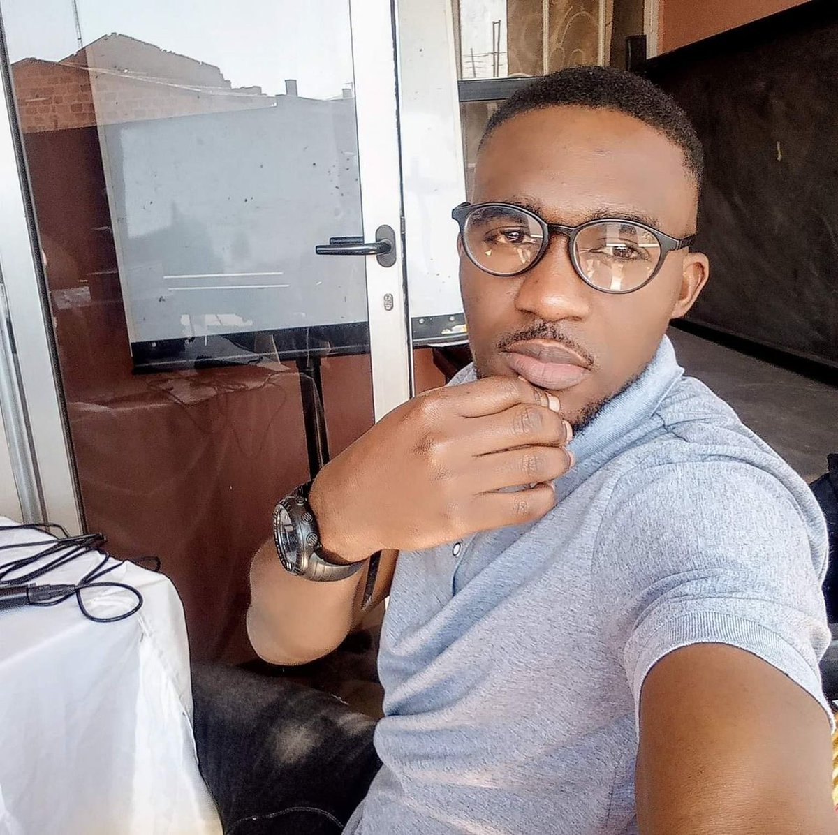 Jrald_gfx's tweet photo. @AliAmatende See your look alike 🤦🏾‍♂️ https://t.co/BkXqoBES6n