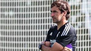 Información <a href="/OndaCero_es/">Onda Cero</a> 

El Real Madrid, pendiente de la decisión de Raúl González Blanco.

Aumentan las opciones de que acabe en el banquillo del Villarreal y en Valdebebas preparan su relevo si decide marcharse. 
👇
ondacero.es/programas/la-b… vía <a href="/OndaCero_es/">Onda Cero</a>