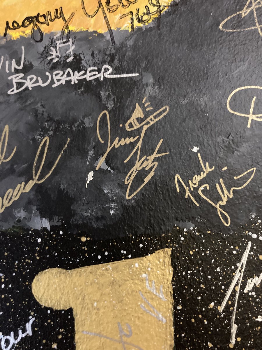 jimlutzmusic's tweet photo. That moment when you realize they parked your show trunk directly beneath a 20-plus year-old wall tag…
#trombone #Spitvalve #Bassclef #Bandgeek #Bflatulent #Lowbrass #Musician #tourlife #beetlejuice #blasttheshow #denver https://t.co/UENXAzXjWF