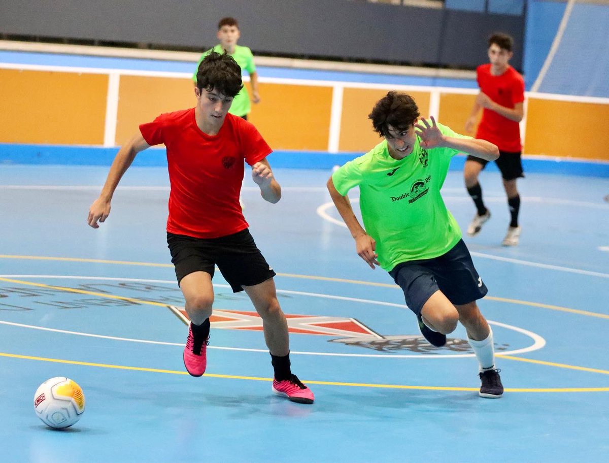 CFSEixample's tweet photo. #StageCFSE ⚽️
Durant l’stage base de finals del mes d’agost, varis dels nostres equips van inaugurar la pretemporada d’amistosos 🤝.
📸 Aquí tens un top recull de les millors fotografies del primer diumenge de show de la 23-24 🤩. https://t.co/cVIMogZlHq