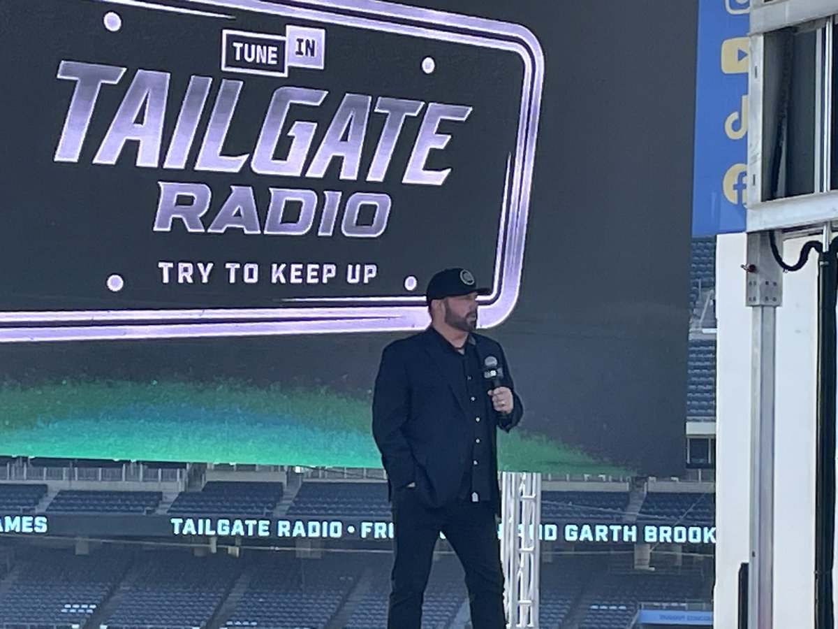 Uclick TV (@uclicktv) on Twitter photo Got the new <a href="/tunein/">TuneIn</a> #Tailgate app!!! Go <a href="/Chiefs_Kingdom_/">Chiefs Kingdom</a> thanks <a href="/garthbrooks/">Garth Brooks</a> KC is ready!!!! Got the new <a href="/tunein/">TuneIn</a> #Tailgate app!!! Go <a href="/Chiefs_Kingdom_/">Chiefs Kingdom</a> thanks <a href="/garthbrooks/">Garth Brooks</a> KC is ready!!!!