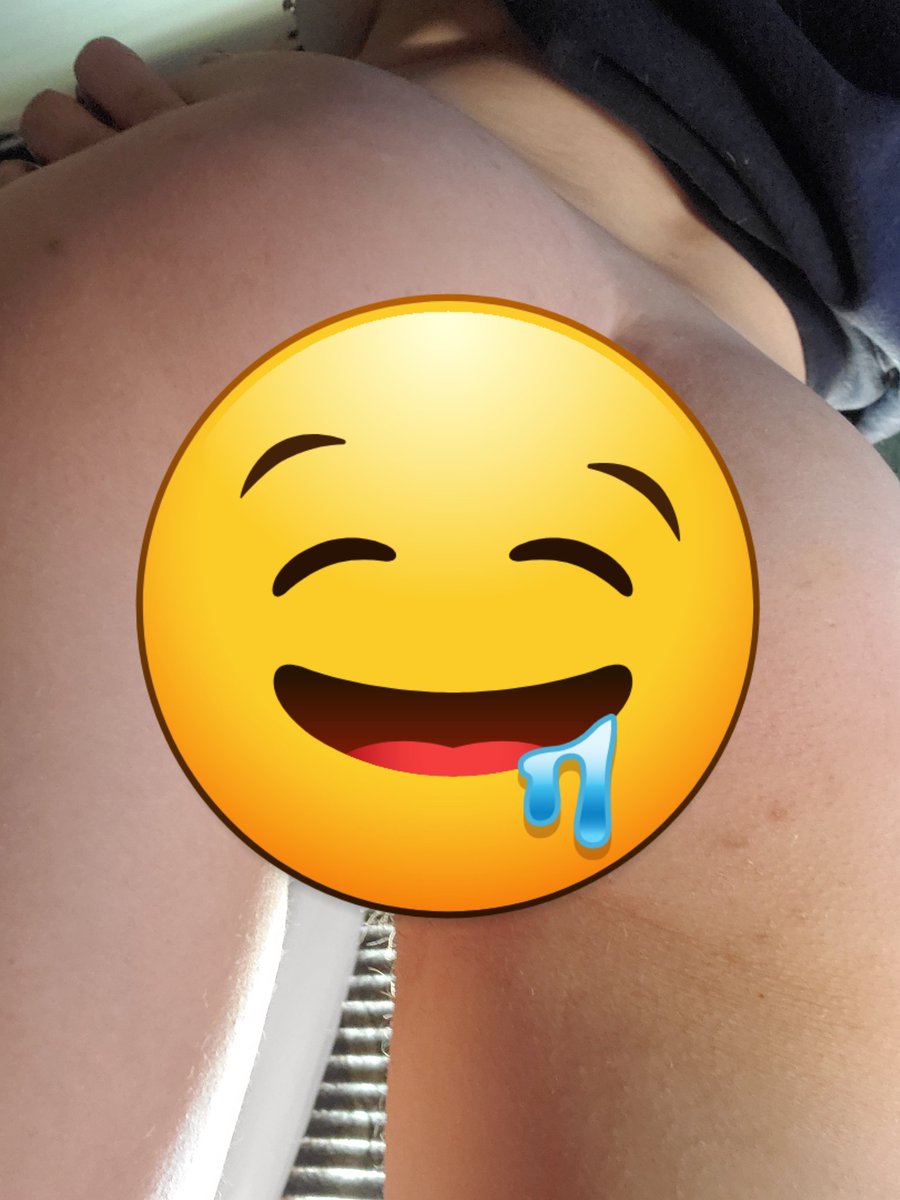 BlackRabbb's tweet photo. Sorry for the day late post but I have more content on my OF up 🤤😘😛 #onlyfansgirl #onlyfansbabe #switch #booty https://t.co/BJa1yLyt0q