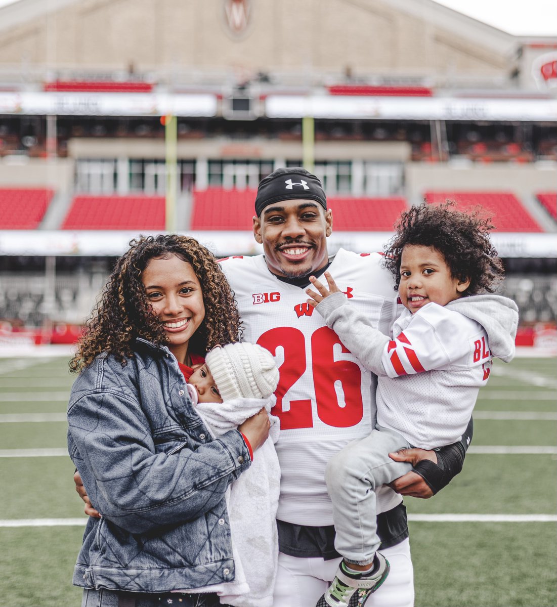 He wears many hats 𝙖𝙣𝙙 a helmet.

We see <a href="/traeblay_21/">Tblizzy2️⃣6️⃣</a> perform on Saturdays, but he succeeds in many other areas as well.