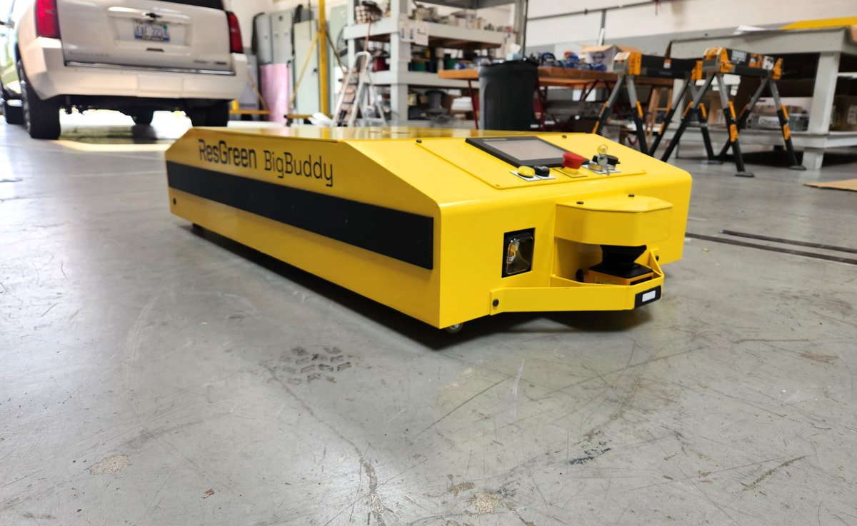 ResGreenGroup's tweet photo. ResGreen's BigBuddy AGV is ready to improve your business by automating movement in manufacturing facilities and warehouses. With two independent drive motors, BigBuddy offers zero point turning and travels up to 1.7 m per second. $RGGI  https://t.co/5LQnBhyBpX https://t.co/F1MlMaPxtz
