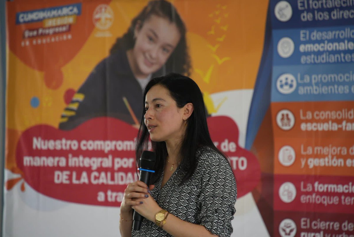 lmsaenzm's tweet photo. Hoy con el Proyecto de Mejoramiento de la Calidad llegamos a las provincias de Tequendama y Soacha, con rectores, docentes y padres de IED de la región para socializar los importantes resultados (hilo) https://t.co/BnCppqwB1a
