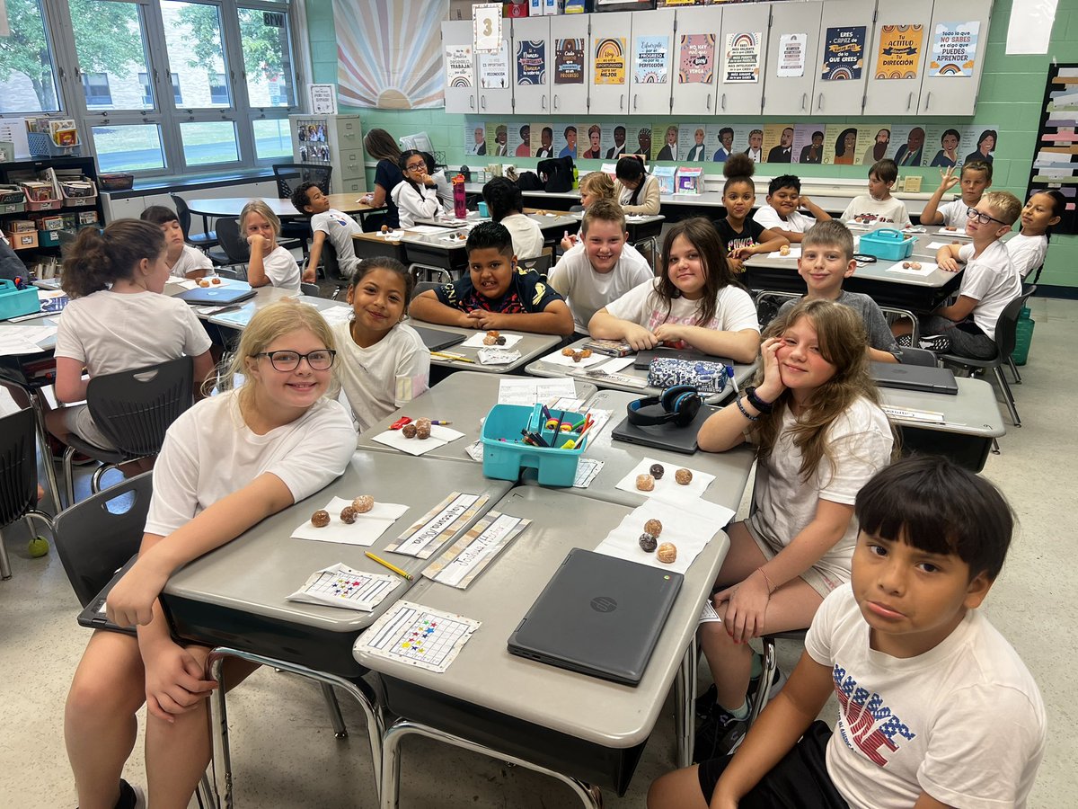 It was a great day here in 4th Grade!!! I am so proud of how dedicated my class was to raising money for our school. And… what is the best way to celebrate all of our hard work? Donuts😊 #MsCarrsCaptains #OES #BoosterThon <a href="/Boone_County/">Boone County Schools</a> @OESRockets
