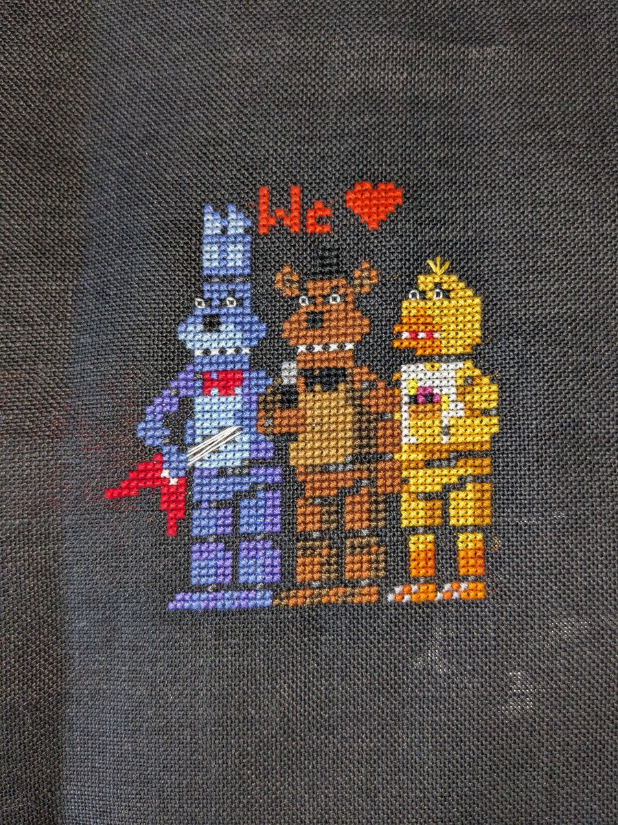 NoGenreLeftBhnd's tweet photo. Just a little lettering left and it will be all done - starting to think about framing ideas.
#CrossStitch #Crafts #CrossStitcher #CrossStitchLove #CrossStitching #CountedCrossStitch #FandomStitching #TeamEnts #FNAF #FreddyFazbear https://t.co/J1U5dKSEJC