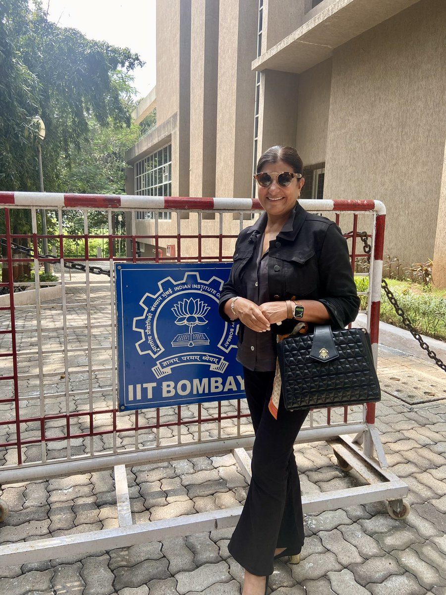 GitaPR's tweet image. From Mumbai—Gita visiting professors and sharing her wisdom with students at the Indian Institute of Technology Bombay

#teamgitapr #IITB #tech #innovation #pragency #mumbai #india