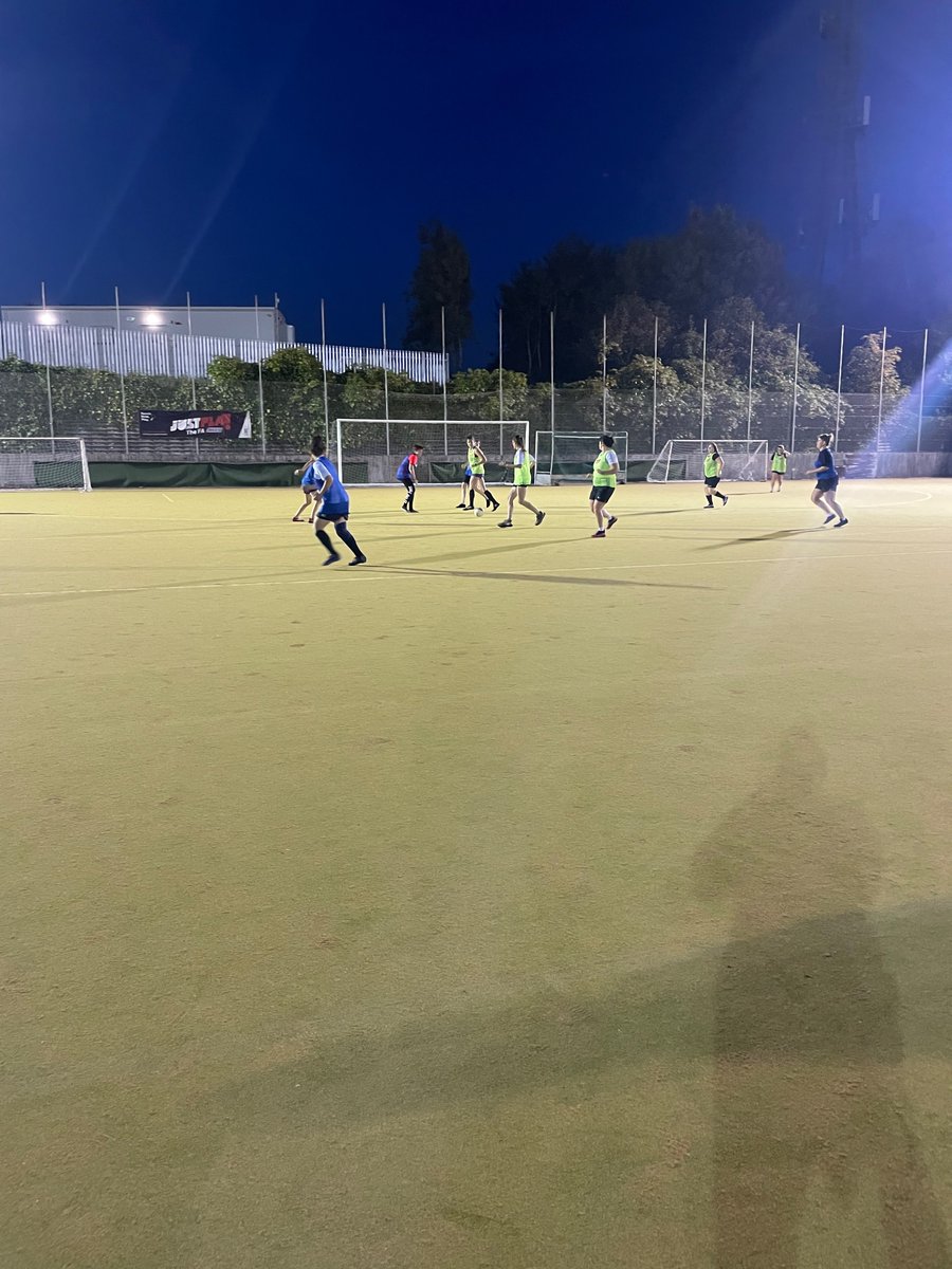 ayscha_woods's tweet photo. ⚽️ Tonight we’ve come along to Horntye Park to see the Hastings Rec FC ‘Just Play’ session.
Football, fun and lots of laughs! Incredible to see so many women enjoying the game. ⚽️
@SussexCountyFA
#womensfootball #recfootball https://t.co/BqKnq32I0X