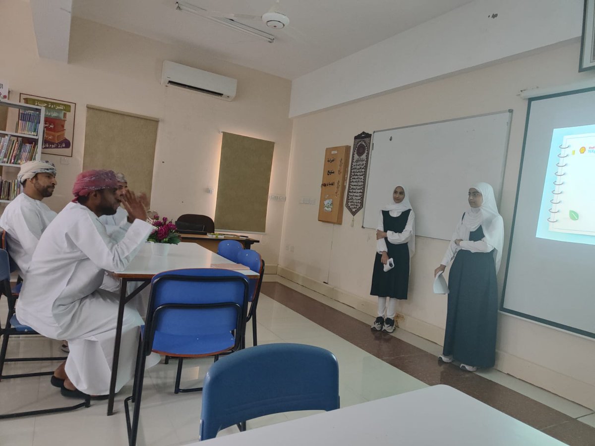 safi_s1234's tweet photo. حرصا على متابعة الفريق والتأكد من جاهزيته للمنافسة وتمثيل المحافظة تفضل بزيارة المدرسة فريق من قسم الابتكار والأولمبياد العلمي بتعليمية الداخلية تم الالتقاء بطالبات الفريق ومناقشة أهم الملاحظات والمستجدات قبل التقييم النهائي كل الشكر للأساتذة الأفاضل وكل التوفيق لفريق صافي🪴 https://t.co/hUM1DJPMha