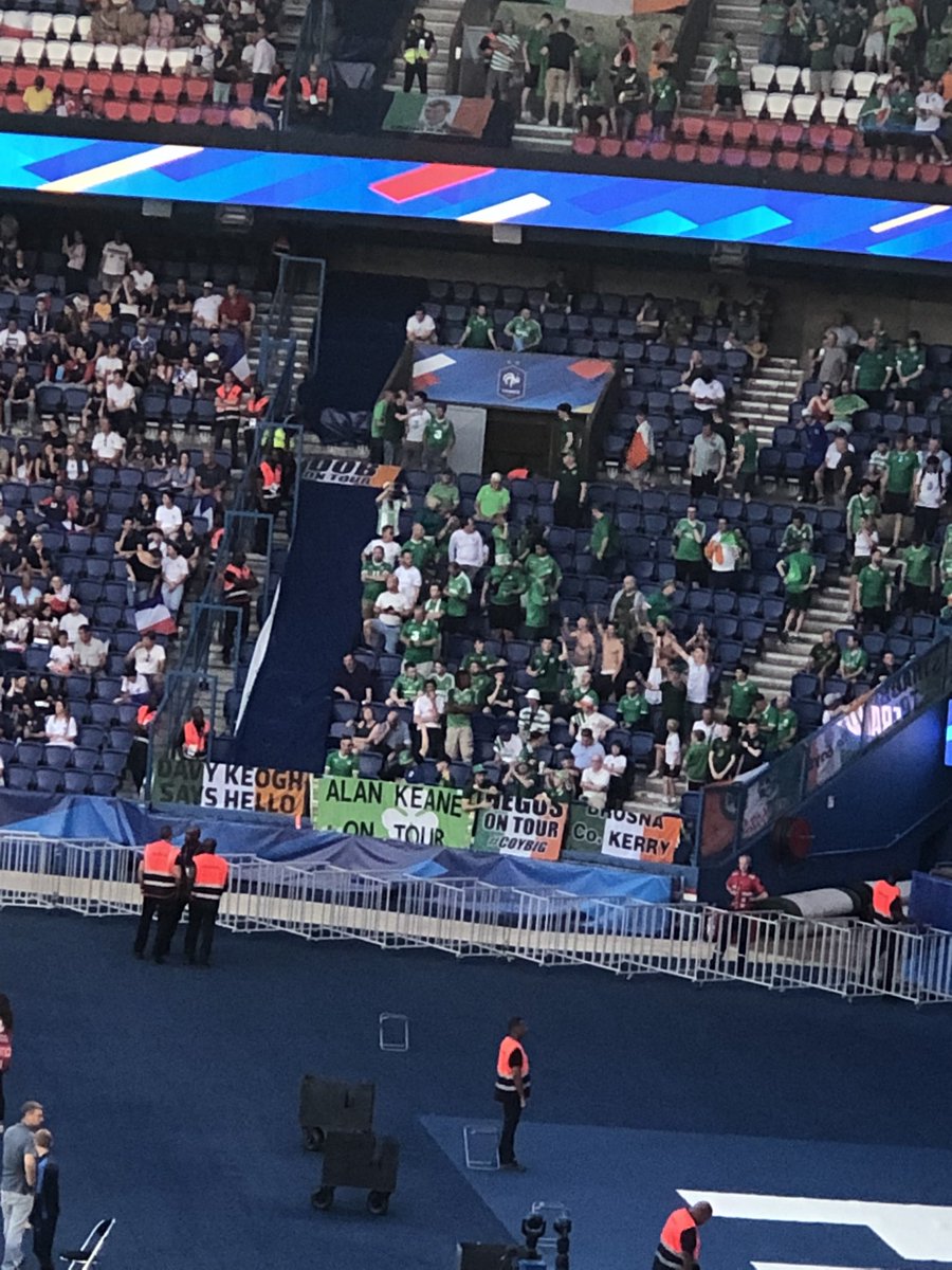 RmiCalandra's tweet photo. I want a picture of @ParaicMaguire in his green attire. Allez les Bleus ! #Fra and #FrvsIrl https://t.co/UJMhX5D64W