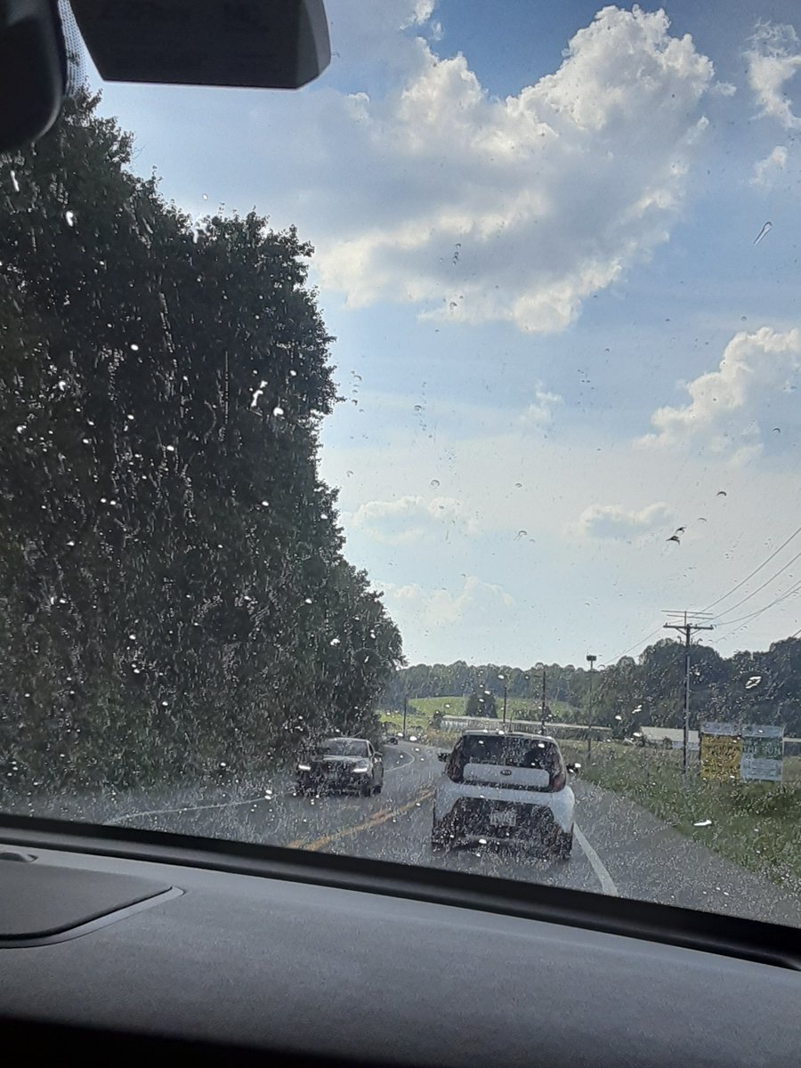 CadenDalen's tweet photo. currently raining during a sunmy day for the first time in weeks

#ripmac https://t.co/lBFDPSfr8v