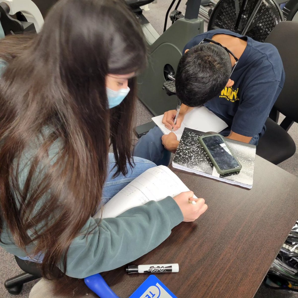HSHPDallasISD's tweet image. Numbers + Teamwork = Success! ๐งฎ Our Math for Medical Professionals class is all about collaboration, solving real-world healthcare challenges one equation at a time. ๐ค๐ฅ #MathMasters #TeamworkInAction #HSHPProud