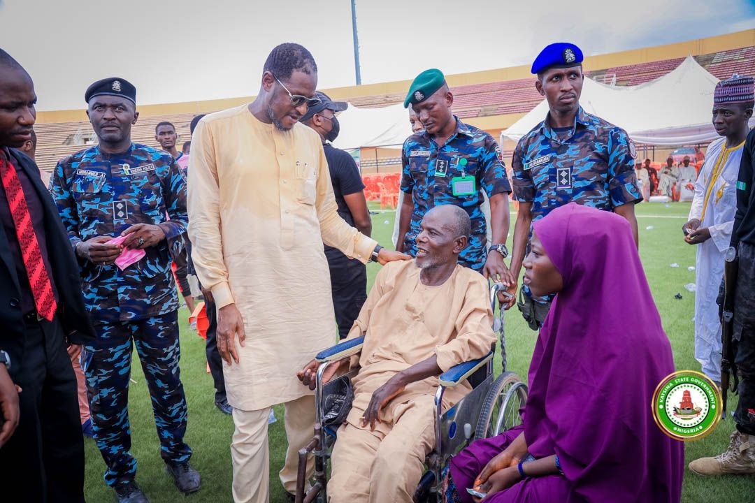 dikko_radda's tweet photo. Earlier today, I launched an empowerment programme for 4,000 vulnerable women, widows and economically disadvantaged members of our State. The programme is aimed at mitigating the current economic turmoil faced by the citizens across the State. https://t.co/Mpp8BuVca3