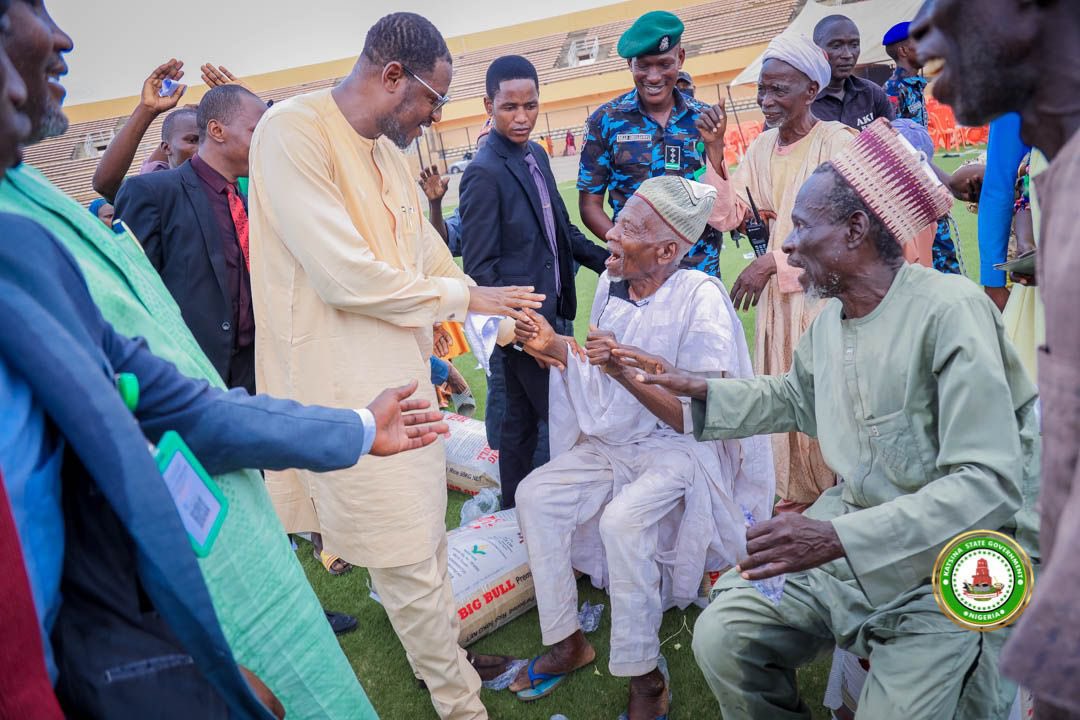 dikko_radda's tweet photo. Earlier today, I launched an empowerment programme for 4,000 vulnerable women, widows and economically disadvantaged members of our State. The programme is aimed at mitigating the current economic turmoil faced by the citizens across the State. https://t.co/Mpp8BuVca3