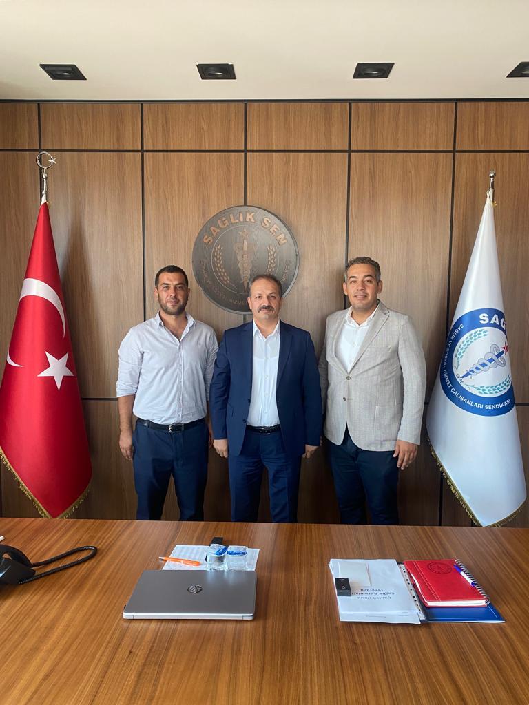 Genel Merkez ziyaretimizde sahada karşılaşılan sorunların tamamını dile getirerek çözüm önerileri kısmında istişarede bulunuldu. Misafirperverliği ve hoş sohbetlerinden ötürü Genel Başkanımız <a href="/SSMahmutFaruk/">Mahmut Faruk DOĞAN</a> ve Genel Başkan Yardımcımız <a href="/aduman025/">Abdullah Duman</a> 'a teşekkür ediyoruz.