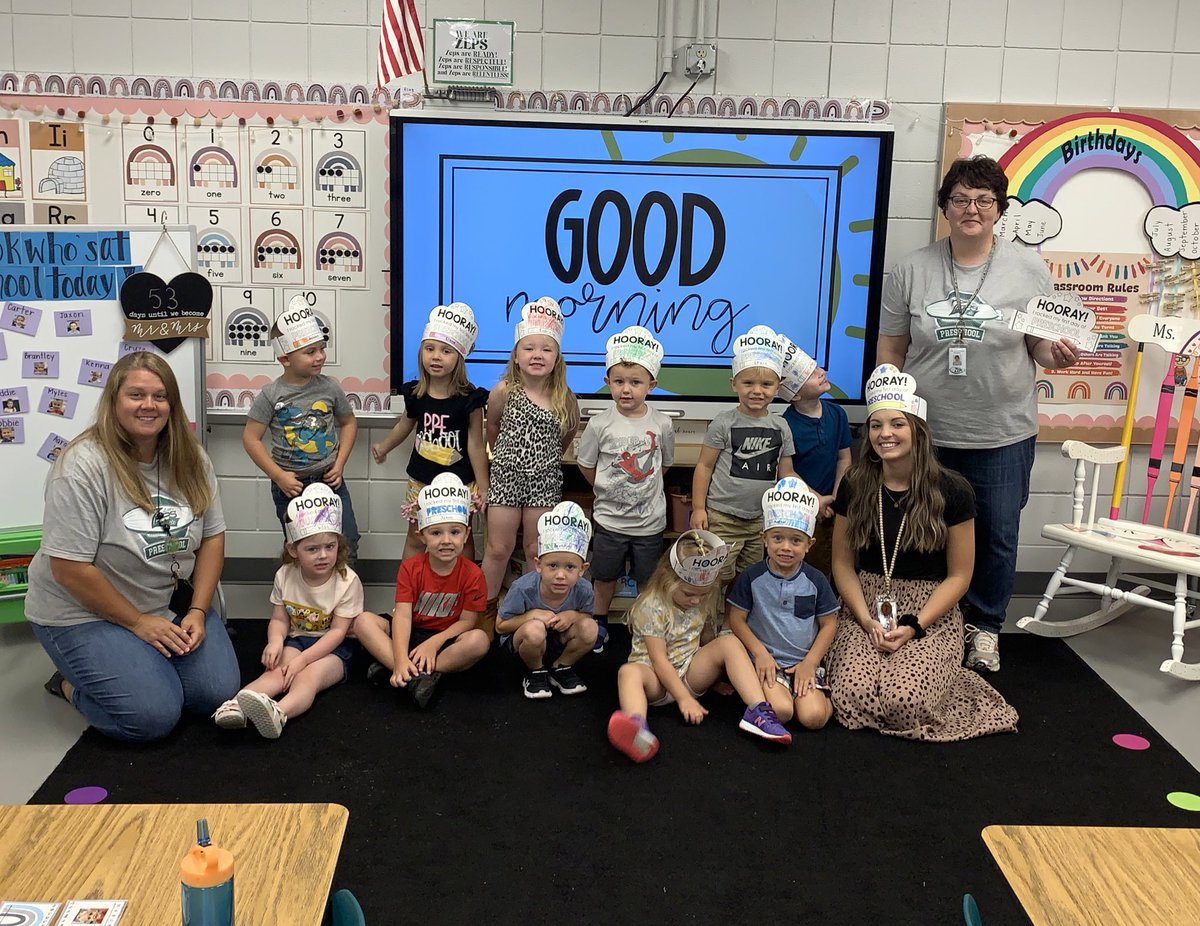 MPreschoolers's tweet photo. Our sweet little preschoolers had the best first days!! We’re excited for an awesome year! 💚🤩🖍️🥳✏️ #littlezeps #preschool #gozeps #goodtobegreen #firstdays #MsTaylor https://t.co/UVkVzzGNLB