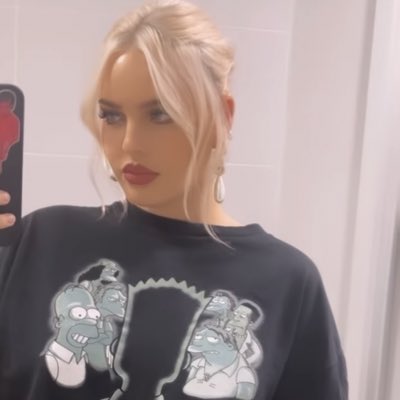 Emily🖤 tweet media