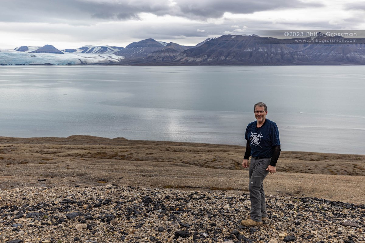 PGPImages's tweet photo. Hiking out to the abandoned Soviet Oil Rigs on Svalbard near Pyramiden in the Arctic Circle. A very northern #vilolentNomad @100deadlyskills #adventurephotography #history #pushingyourlimits https://t.co/nNia16RrLi