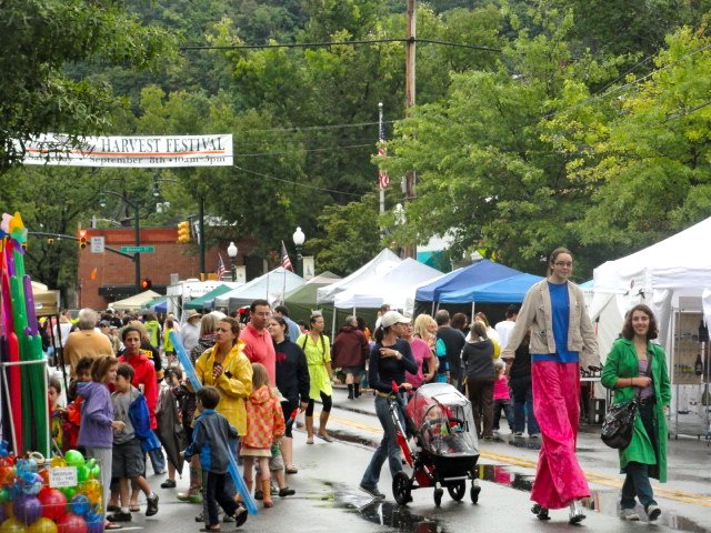 FriendsofAseema's tweet photo. GET SOMETHING, GIVE SOMETHING
Visit us at the Pennsylvania Sewickley Harvest Festival this Saturday, the 9th. Sales support eliminating child poverty through an Aseema education!

#nonprofit #educationforall #eliminatepoverty #giveback https://t.co/tA2ylTAKfR