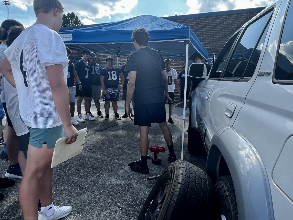 EastBurkeFB's tweet photo. https://t.co/6EpgAE6wNr Day
It’s our duty as coaches to help raise young men on &amp; off the field. Basic car maintenance, tying a tie, job interview skills are all valuable tools to help our guys be successful in life. #BAM Thank you for the men who came out to help.
#FearTheSwords https://t.co/XzKAYw3PSJ