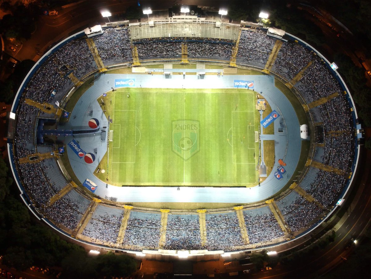 Así se vivió hace 5 años cuando regresamos de la suspensión. Fue ante Cuba en 2018. Una fiesta total 🔥 aproximadamente 18,000 personas, lo ganamos 3-0 con anotaciones de José “Toña” Márquez, Danilo Guerra y Marvin Ceballos. 

¡HOY, INICIAMOS NUESTRO CAMINO EN LIGA DE NACIONES!!