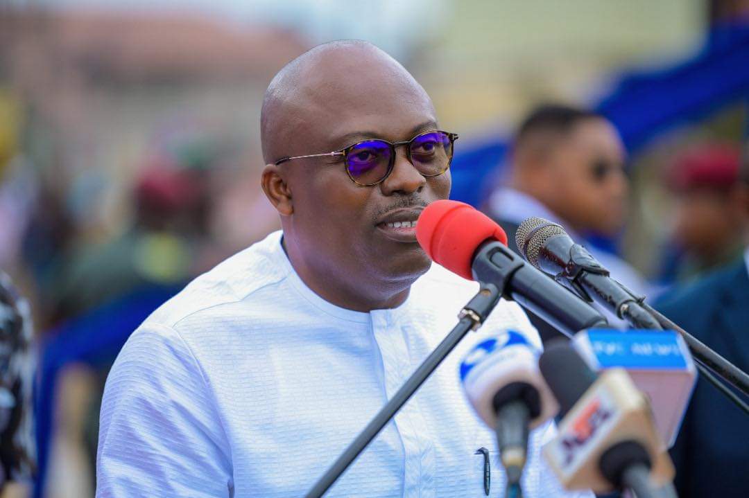 berebaishmael's tweet image. Rivers State governor, His Excellency Sir @SimFubaraKSC began the celebration of his #100Days in office with the flag off of the construction of a 25.12km network of roads in Elelenwo, Port Harcourt. #TheWorkingSim #Smv #riversstate

$tip Burna Boy Kudos Tinubu Song of the year
