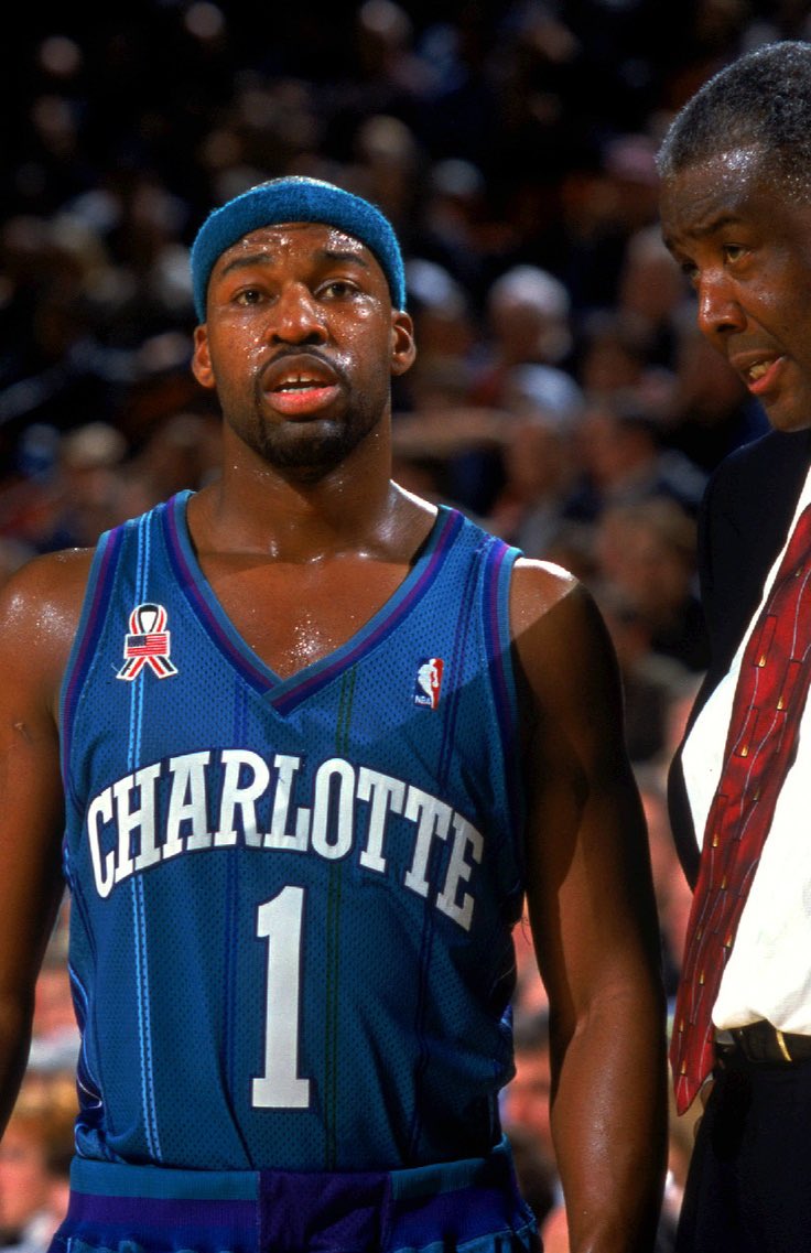 TheDunkCentral's tweet photo. The Charlotte Hornets intend to honor Baron Davis and Gerald Wallace next season, per @rodboone https://t.co/aGaZhmEqXX
