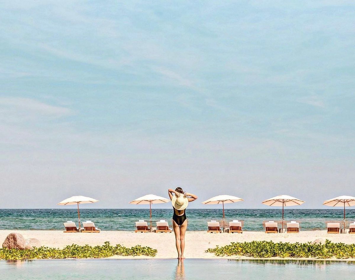 Enter a state of relaxation that knows no
boundaries. #fsloscabos.