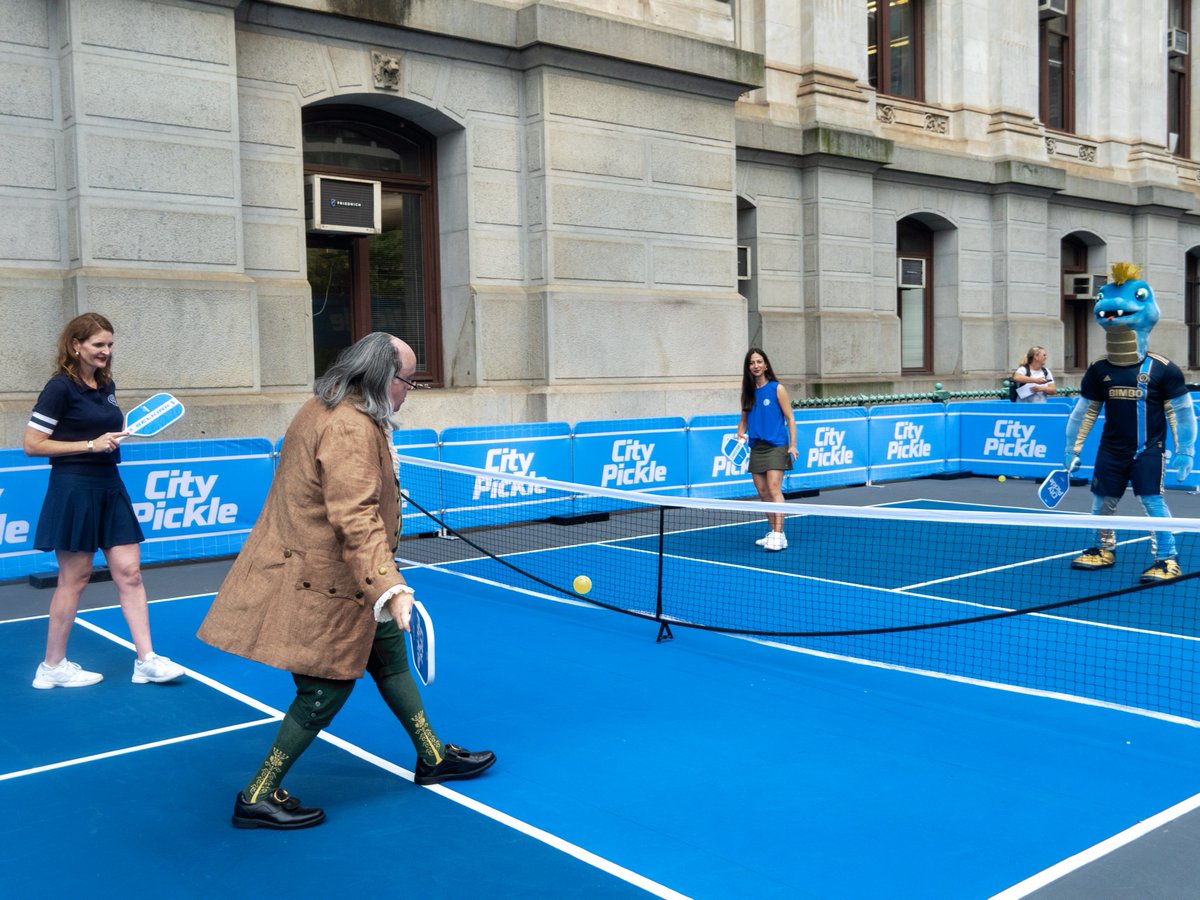 ccdphila's tweet photo. Today's the day! Stop by Dilworth Park's newest attraction, pickleball by CityPickle! Make a court reservation now through October 21 at https://t.co/7ks9fb1q4x. https://t.co/Iqt4amvr7S