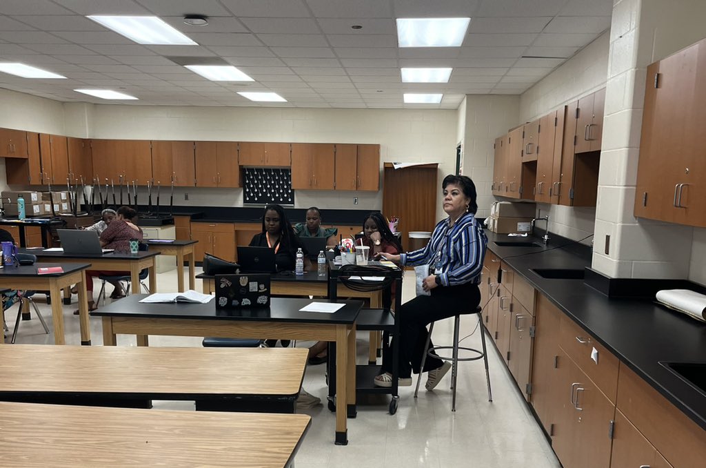 gailp15's tweet photo. Another fantastic day of collaboration at Claughton MS during our ELA PLC meeting with Ms. Jack.  This team is truly UNSTOPPABLE!
#wearespring
@SISD_Multilingu 
@SpringISD_Super 
@mariagui9068 https://t.co/qJuJTdacQz