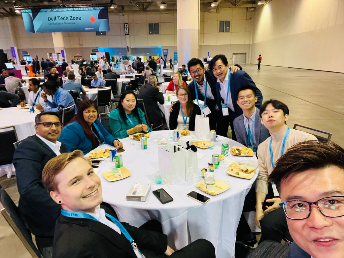 InterwareSystem's tweet image. Interware is thrilled to be part of the @Dell Tech Forum, the ultimate gathering for tech enthusiasts and visionary business leaders driving innovation and growth.

We also had the opportunity to connect with the amazing Dell Canada team! 
#DellTechForum #InnovationPartnership