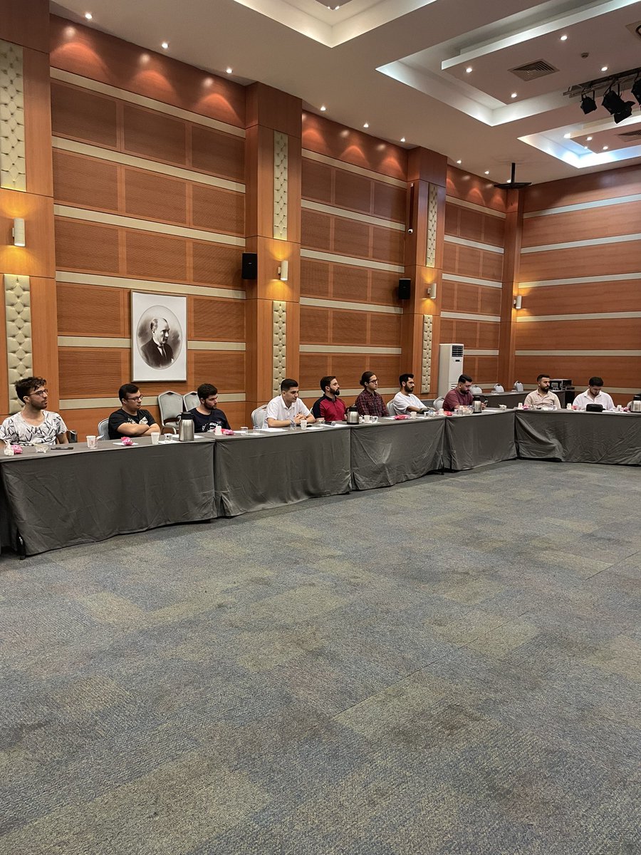 <a href="/akgencistanbul/">AK Gençlik İstanbul</a> başkanlığımız tarafından düzenlenecek olan ilçeler arası münazara yarışması öncesi 
Ar-Ge ve Eğitim birim başkanlarımız ile toplantı düzenledik .

Toplantımız hayırlara vesile olsun .

📍Ak Parti İstanbul İl Başkanlığı
🗓️ 07.09.2023

<a href="/eyupkadirinan/">Eyyüp Kadir İnan</a>