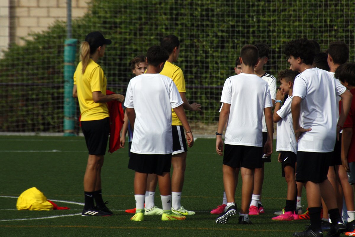 🔛⚽️ Primer día en nuestra Academia para alevines F11, cadetes e infantiles.

🔜 El próximo martes arrancarán los chupetines, prebenjamines, benjamines y chupetines. 

⚫️⚪️#DUXInterAcademy
