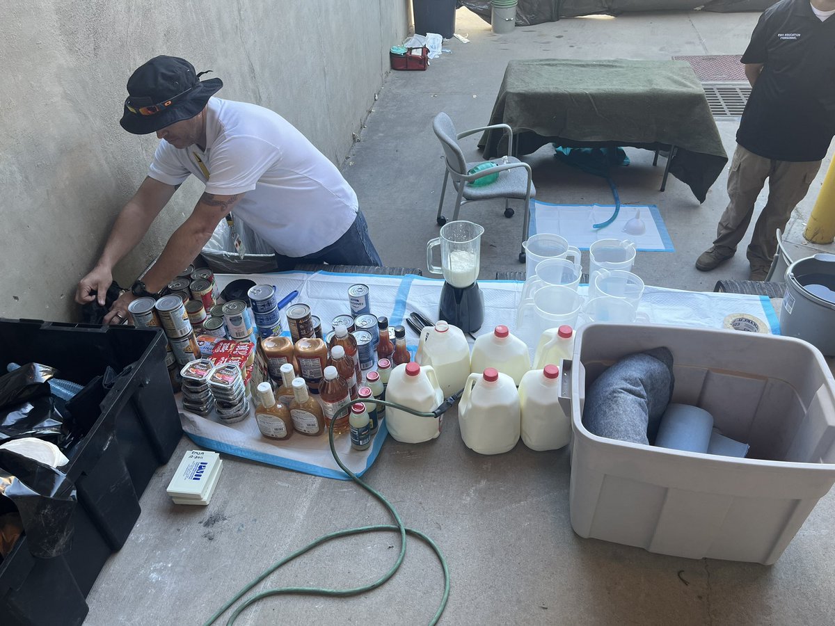 ChrisRootMD's tweet photo. I’ve done a lot of simulation around  #SALAD and contaminated airway management, but I’ve never seen anything like what @UNMEMSA paramedics students get to do.

Taking training to the extreme so that real-life seems easy in comparison. https://t.co/NuMTaShVUI