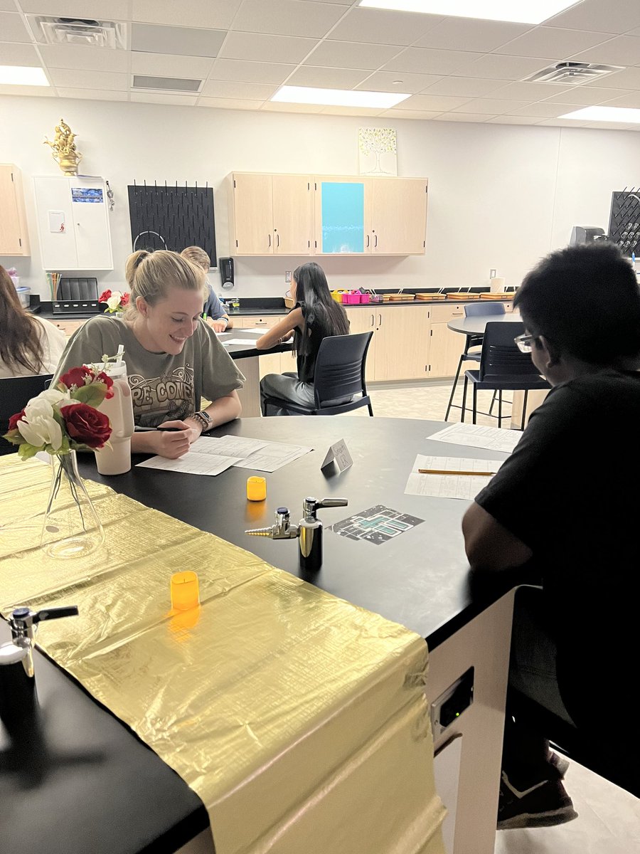 scienceballa's tweet photo. Cellular speed dating in AP Bio with Careless Whisper on repeat?! How could you deny that kind of chemistry?! 😉🩷 @WalnutGroveHS #prosperscience #GeorgeMichael https://t.co/reJAvy0kkH