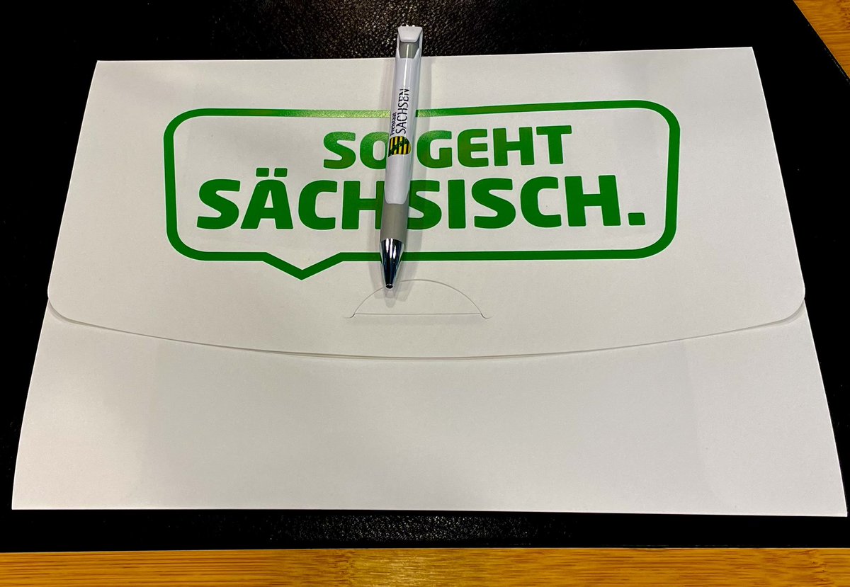 Take an innovative region with a good idea, invite other like-minded and motivated regions to Brussels and agree on a result-oriented cooperation. All the best for your foundation, ESRA (European Semiconductor Regions Alliance). 👍🤞🍾🇪🇺

#Saxony #Microelectronics #industry