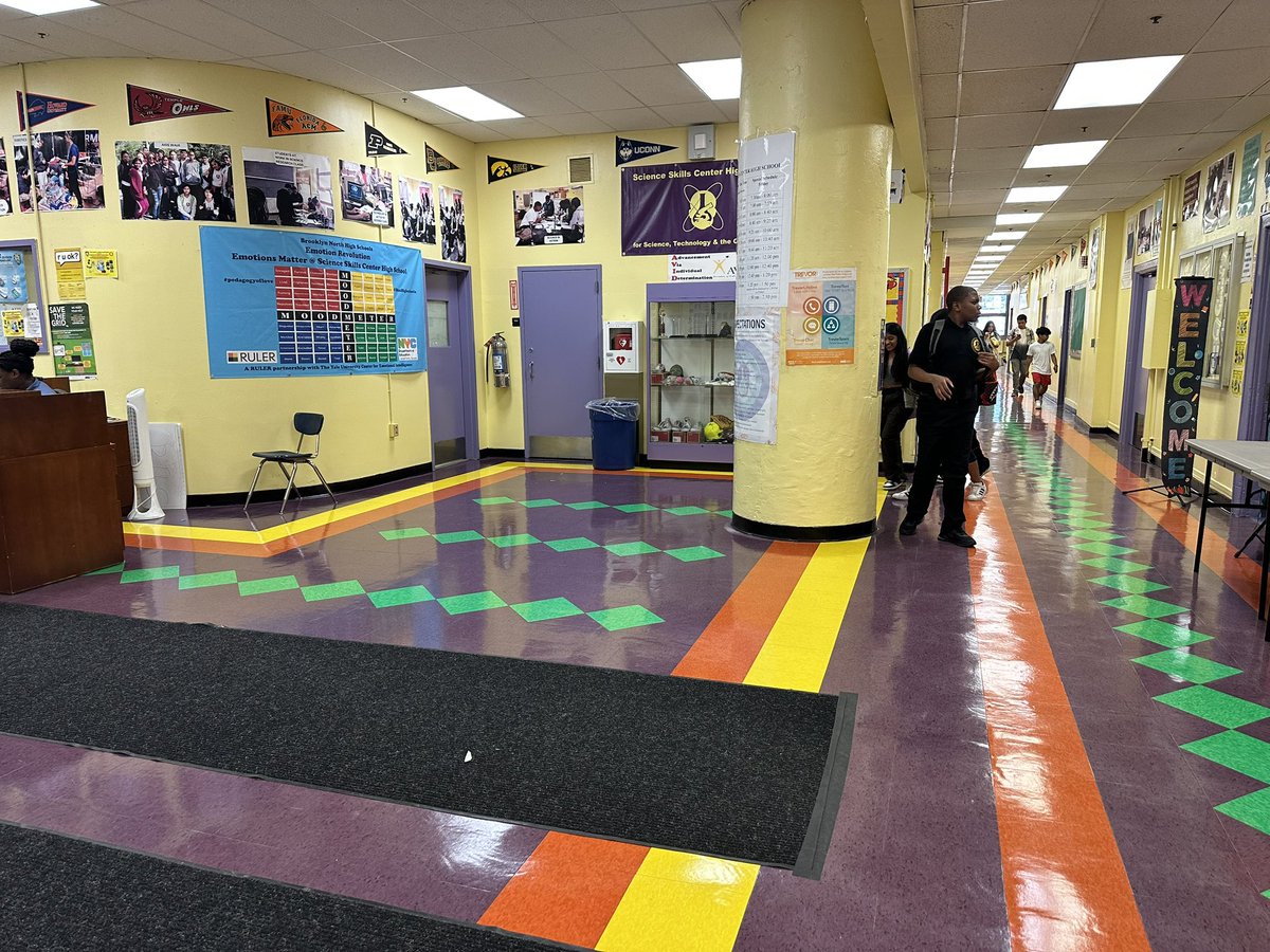 BrooklynNorthHS's tweet image. UAMA and Science Skills wrap up the #fdos and Brooklyn Collegiate’s values are translated into all languages represented at the school! Love showing up at BKNHS!