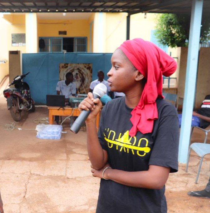 Soyez curieux et ouverts d'esprit. Explorez différentes cultures, perspectives et idées. Apprenez des autres et utilisez vos connaissances pour construire un monde plus inclusif et tolérant.