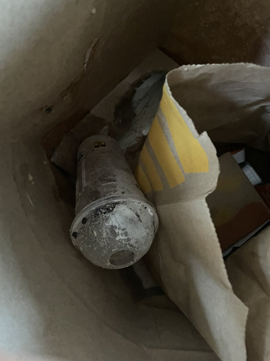 AubTheProb's tweet photo. @DoorDash what the heck, I have to pay for completely ruined food? Greedy and terrible service. https://t.co/Ku92O8KMnH
