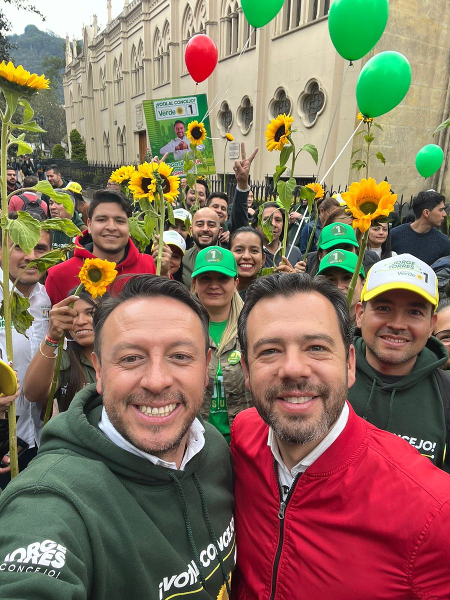 manolitosalazar's tweet photo. #MovidaPolitica En Chapinero se selló el pacto por la unión de Bogotá @Jorgebta Cabeza de @PartidoVerdeCol a la lista del Concejo de Bogotá se sumó a la campaña @CarlosFGalan. Trabajarán juntos por la seguridad y la cultura ciudadana de la capital. https://t.co/UVtEqaaq6W