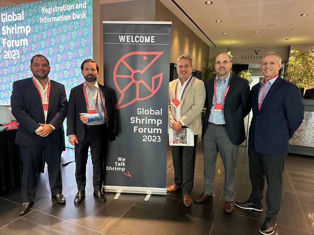 Estuvimos presentes en el Global Shrimp Forum 2023. Fue un honor formar parte de este evento de renombre mundial, donde líderes de la industria acuícola nos reunimos para compartir las últimas tendencias y acciones en la producción de camarones.