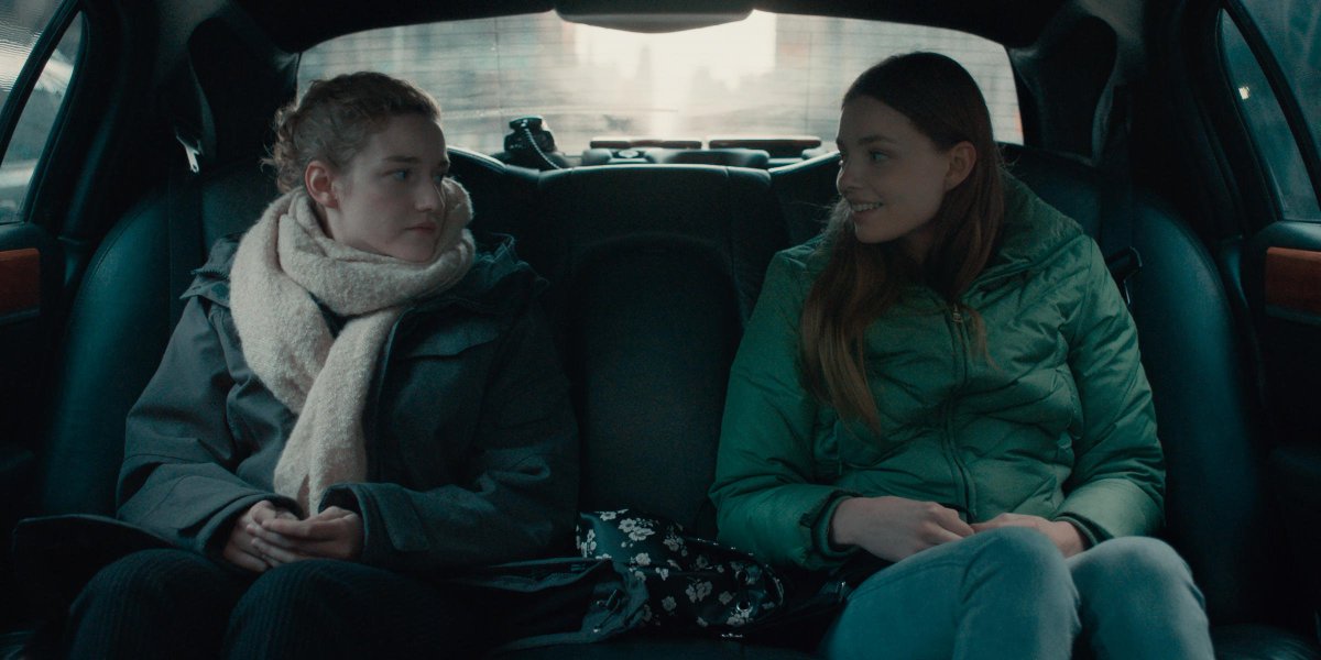 isaacfeldberg's tweet photo. Kitty Green's THE ASSISTANT, starring Julia Garner, is streaming on Max. One of the boldest, most unsparing films I've seen about toxic Hollywood power structures and the culture of complicity upholding them – which explains why the industry has ignored it. You shouldn't. https://t.co/fyA42cbC1A