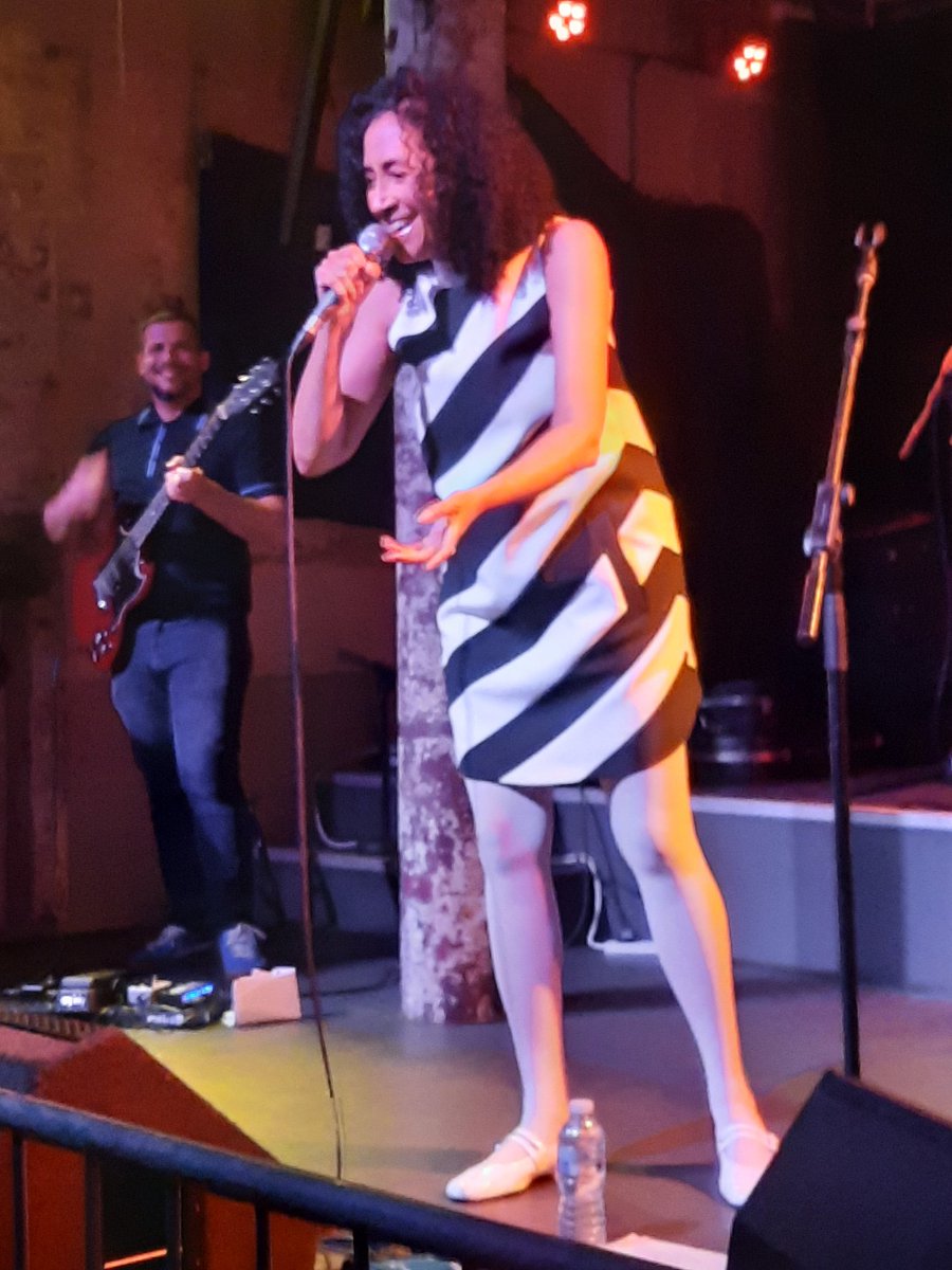 7Bigmouth7's tweet photo. @RhodaDakar last night @stereoglasgow (1)
Another brilliant show 🖤🤍🖤
#versiongirl
#morningside
#piper
@GhostofWHL
@PeteMcKee https://t.co/FmwLf3Qje3