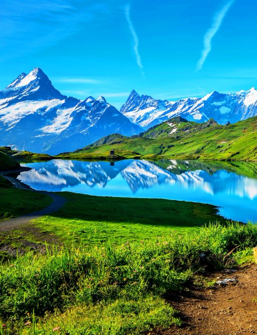 BookerJosl's tweet photo. Mountain Lake Bachalpsee at the Alps in Switzerland 🇨🇭 https://t.co/S9XVmnBvp4