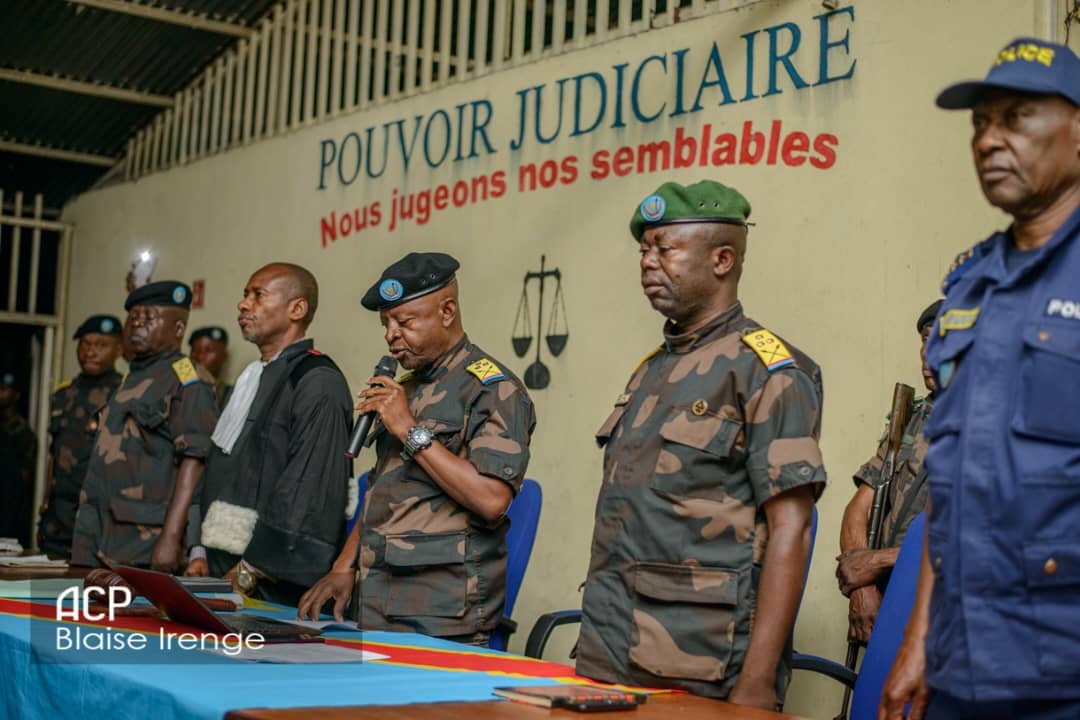 acprdcongo's tweet image. #RDC - Procès fusillade de Goma : à l'audience du 7 septembre, la cour rejette l'exception d'inconstitutionnalité, sa saisine irrégulière selon la procédure de flagrance et l'imprécision dans l'incrimination des prévenus, soulevées par la défense de 6 militaires. Cette fusillade…