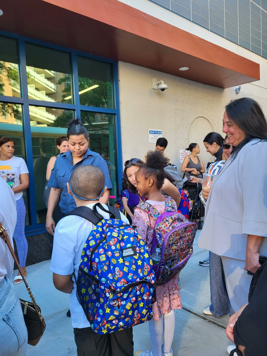 NYC_SCA's tweet photo. It was all smiles on this warm summer day as @NYC_SCA President and CEO Nina Kubota welcomed students at the new P.S. 206 addition! The new space delivers 392 seats for students in grades pre-k to 5. #FirstDayofSchool #MoreSeatsforQueens https://t.co/TDRqtKevLi