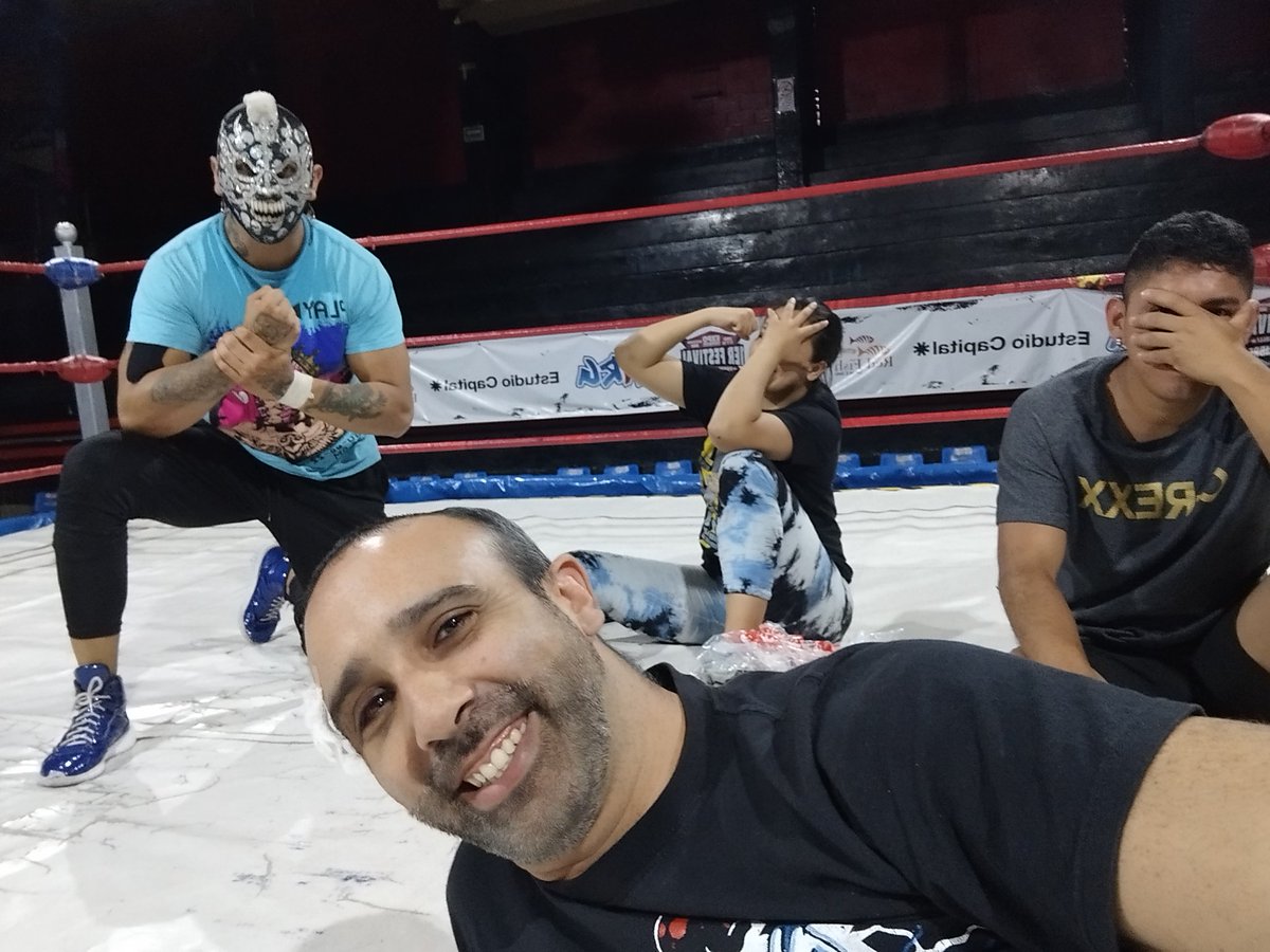 danyhiphopman's tweet image. Hoy se entrenó, @Arcanowrestling #Sagitarius y #Omega ... Claro que cuidándome y solo dirigiendo, sigue el reposo